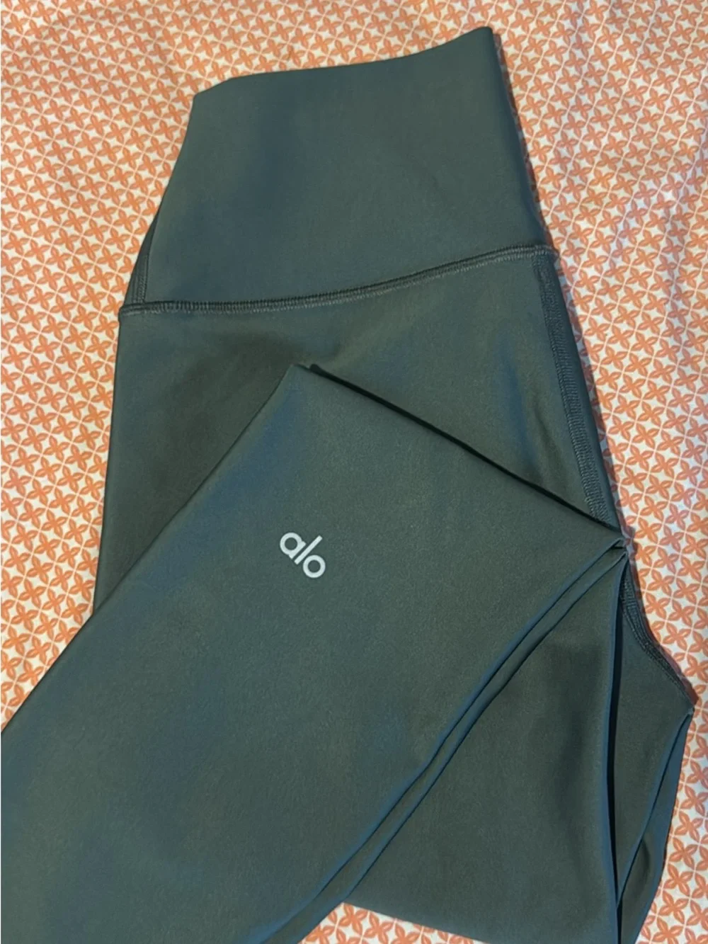 ALO Yoga Dark Green Athletic Tank and Leggings Set